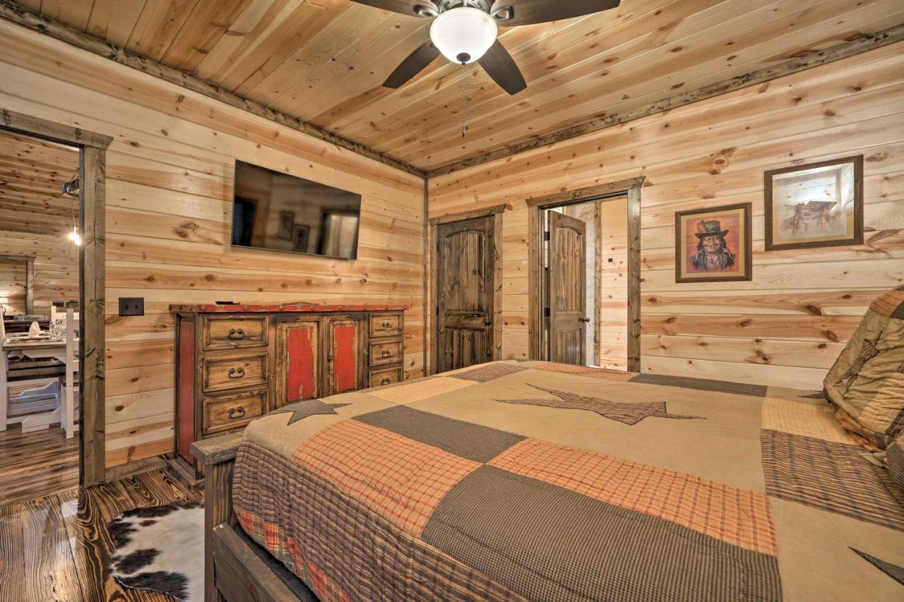 Broken Bow Cabin Deck With Hot Tub And Pool Table! Екстер'єр фото